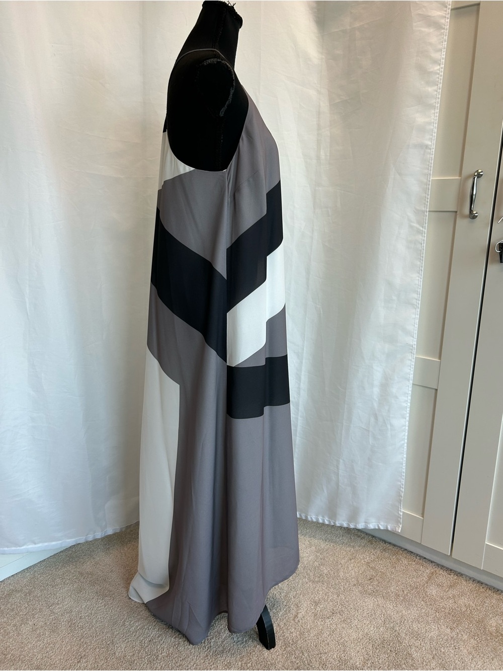 RW&CO Geometric Colorblock Maxi Dress Black White Gray Size Medium NWT - Picture 3 of 13